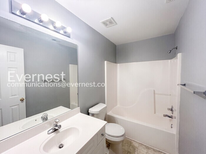 Building Photo - 632 Parkside Cir