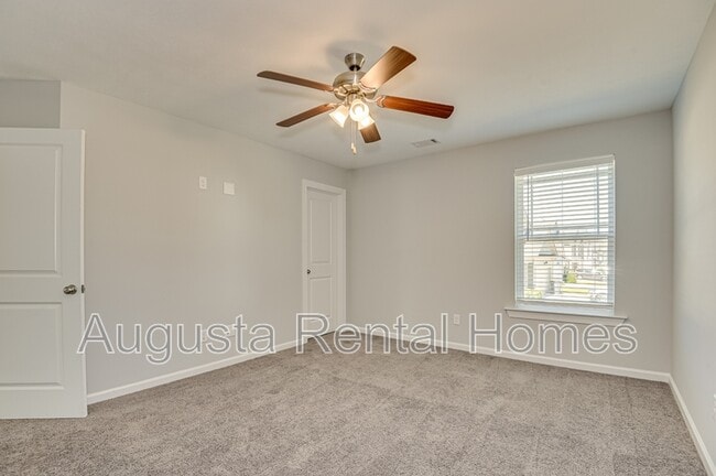 Building Photo - 909 Chesford Dr