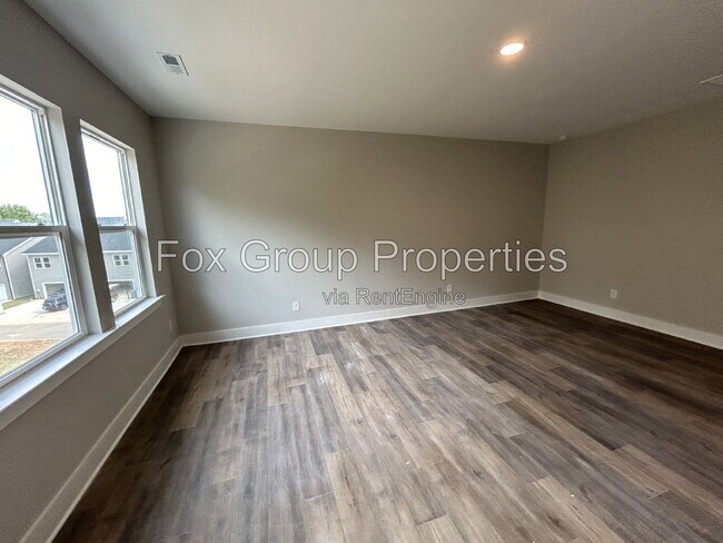 Building Photo - 108 Glencoe Ln