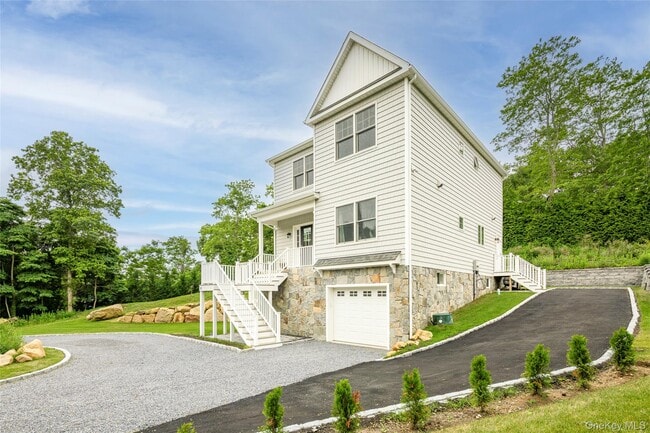 Building Photo - 15 S Beach Rd