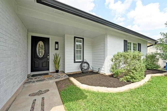 Building Photo - 2406 Burly Oak Dr