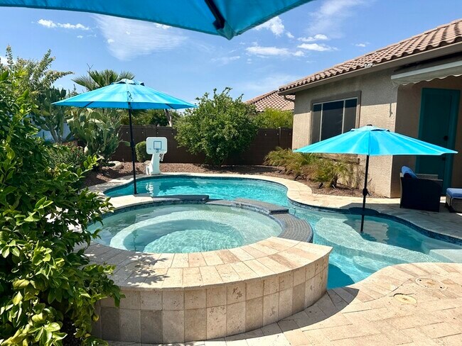 Building Photo - Estrella Mountain Ranch with Resort-style ...