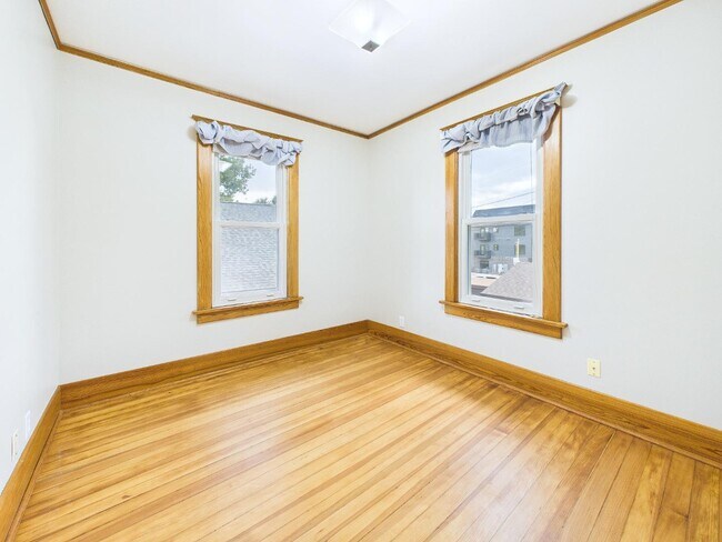 Building Photo - 1522 Park Wild Ave