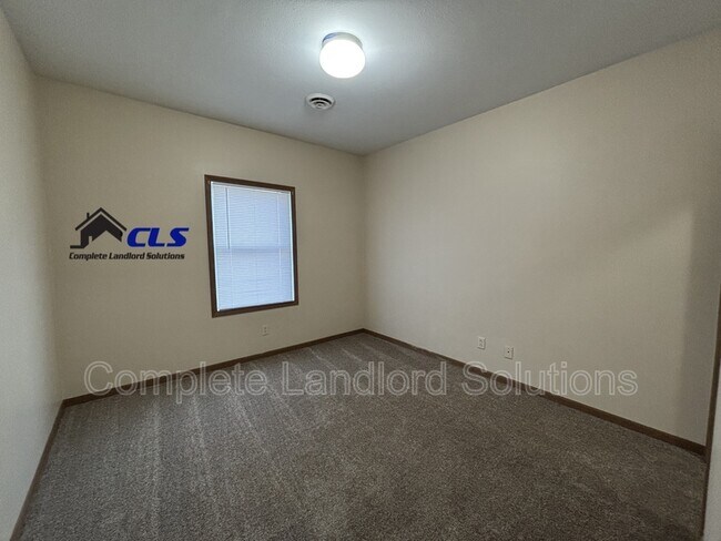 Building Photo - 1400 North Ave