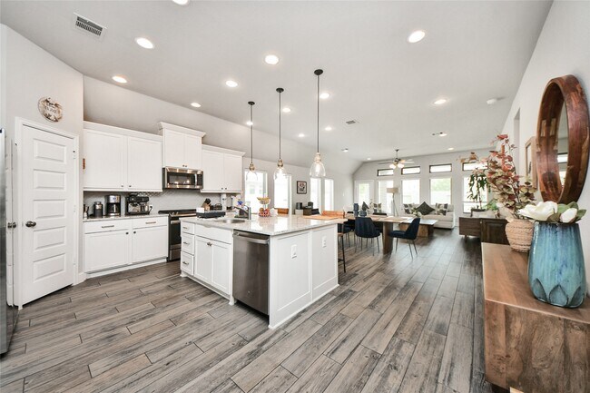 Building Photo - 2206 Forest Trace Ln
