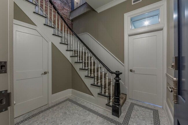 Building Photo - 227 W Fayette St