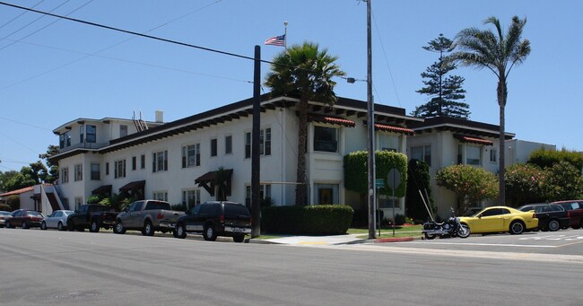 Building Photo - 1015 A Ave
