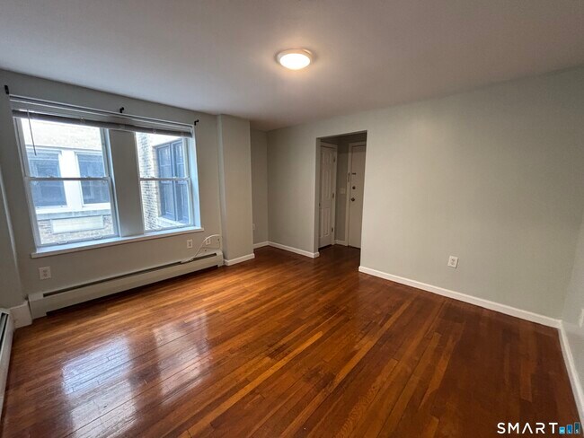 Building Photo - 213 Golden Hill St