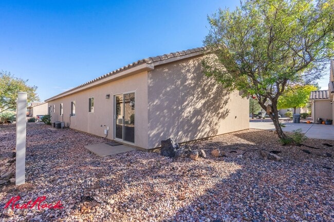 Building Photo - 484 N 2480 W
