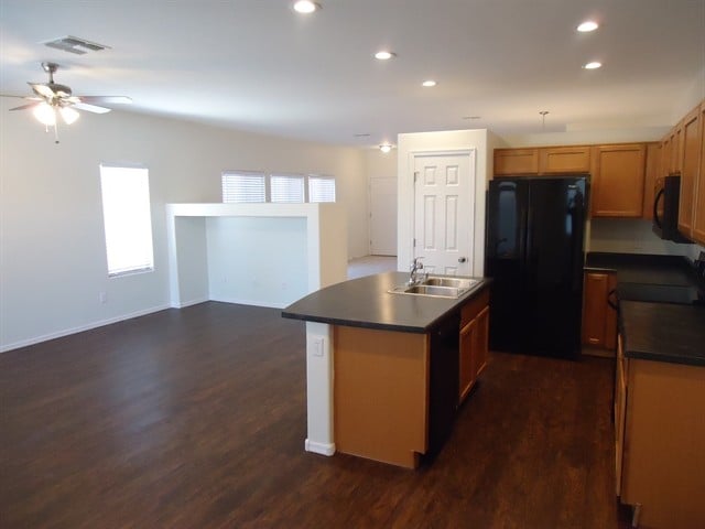 Building Photo - 17784 W Paradise Lane