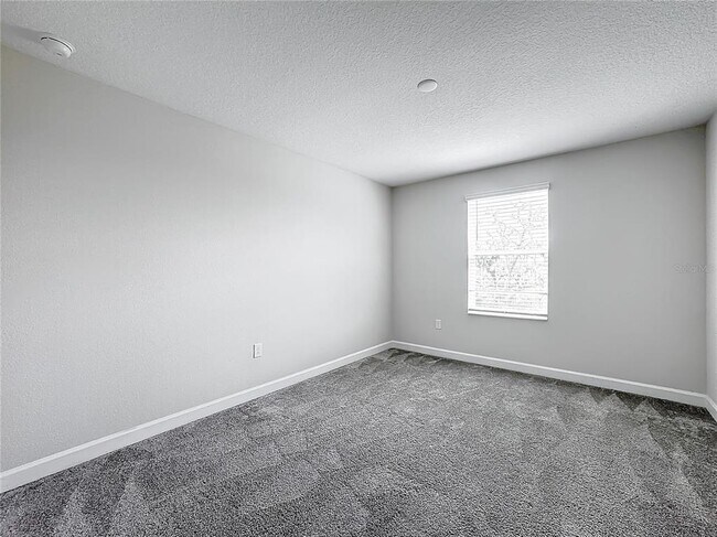 Building Photo - 8886 FALLEN OAK Dr