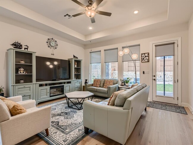 Building Photo - 19404 Fernando Trl