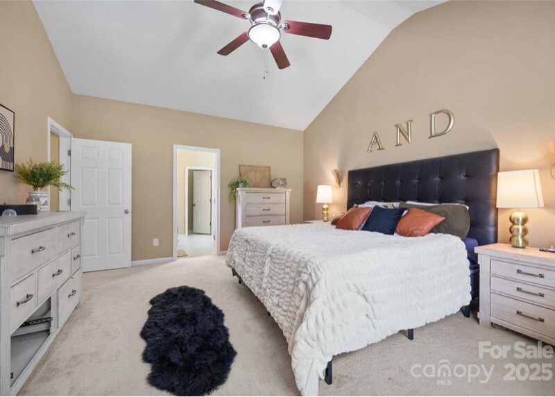 Building Photo - 673 Stonehenge Dr