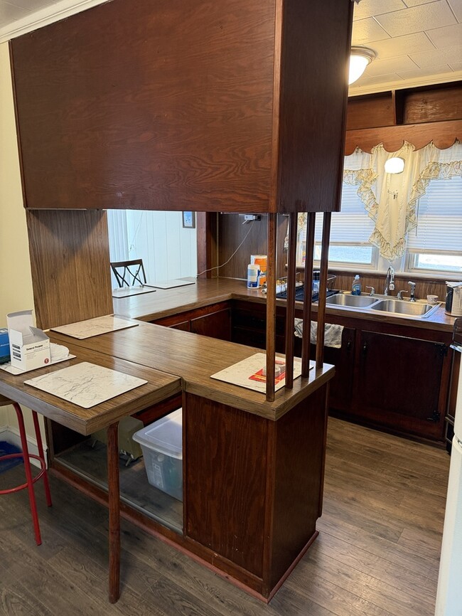 Building Photo - 3002 Cemetery Dr