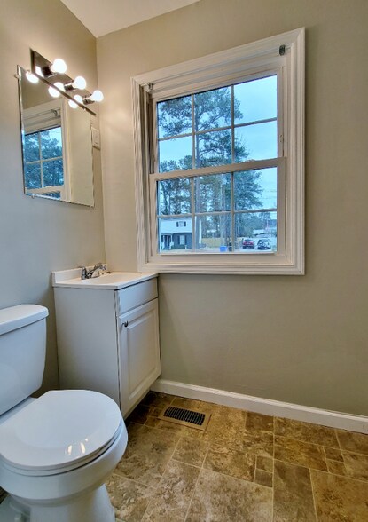 Building Photo - 4908 Ashton Rd