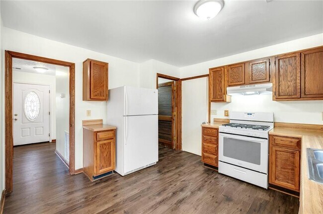 Building Photo - 1810 River Rock Trail