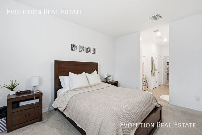 Building Photo - 5532 W Coplen Farms Rd