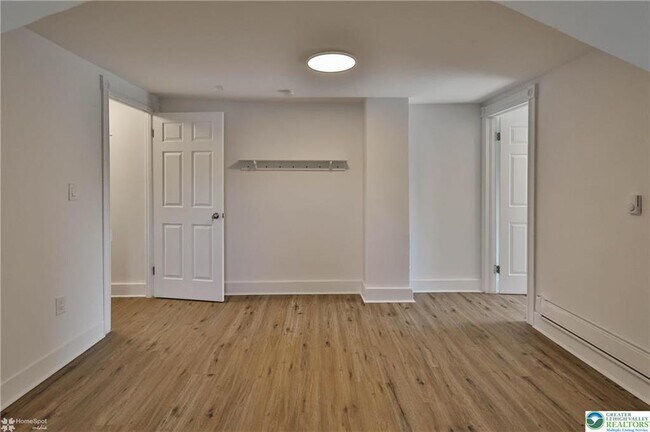 Building Photo - 1660 Main St