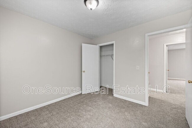 Building Photo - 3606 N Hopkins Ct