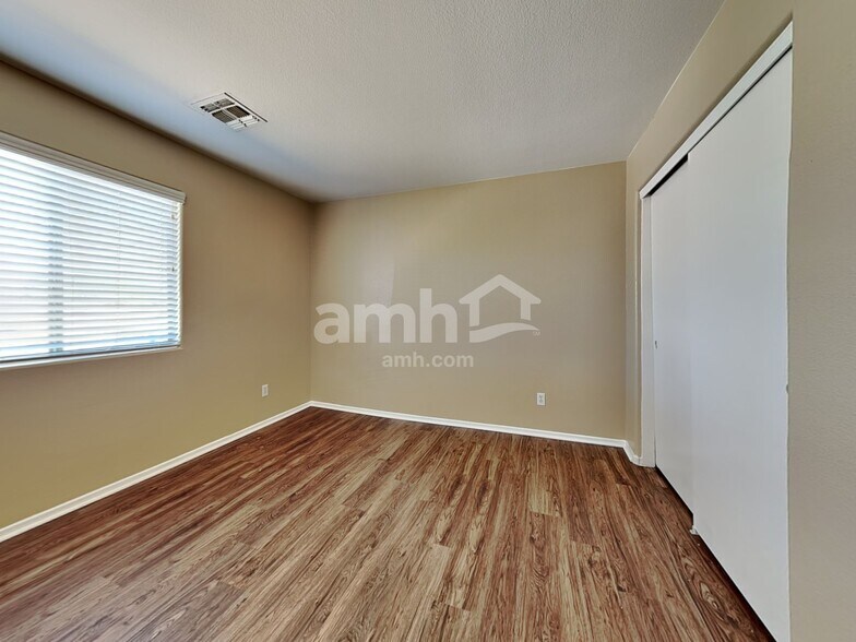 Building Photo - 6222 W Southgate St