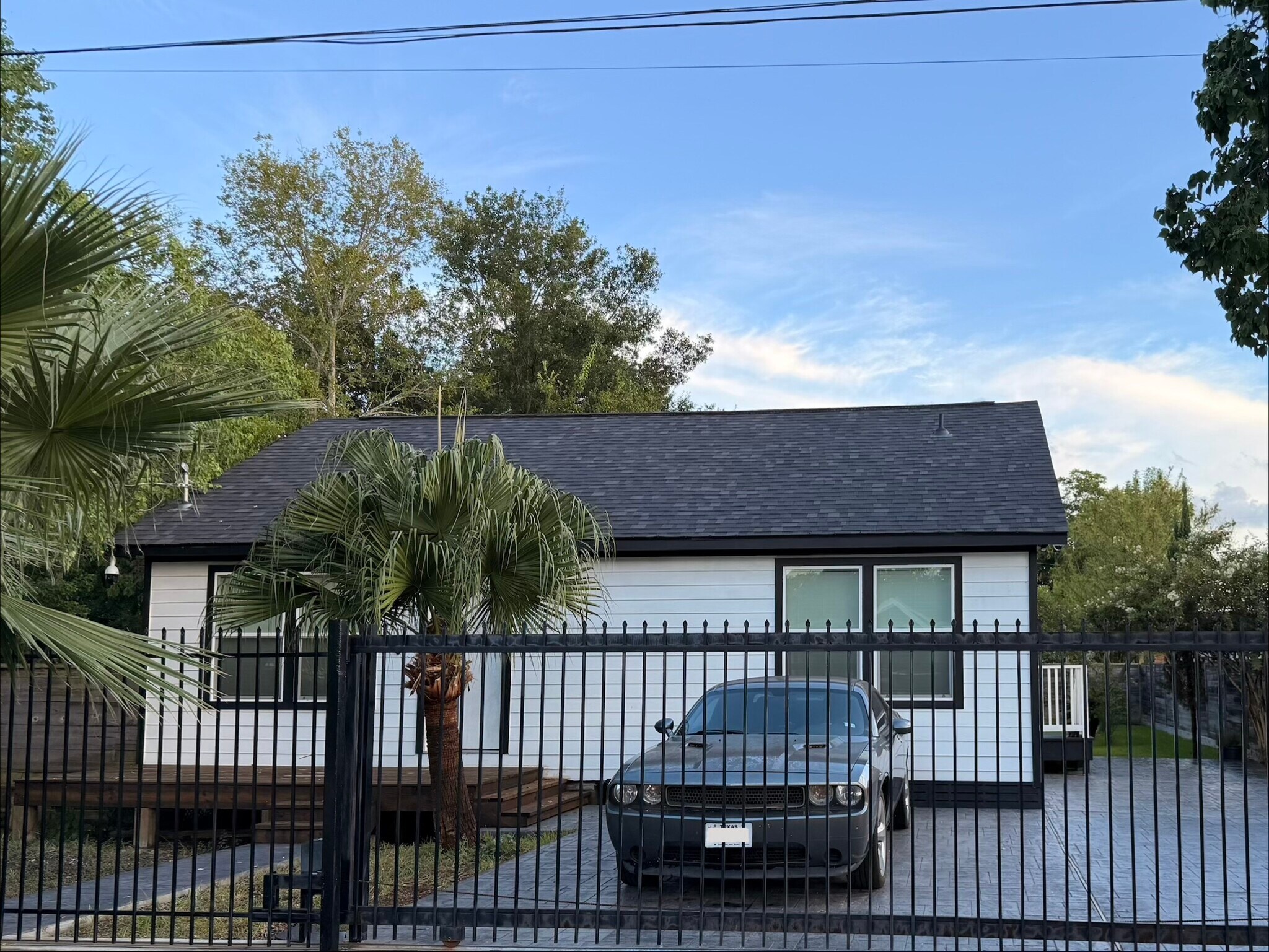 Streetview - 604 E 42nd St