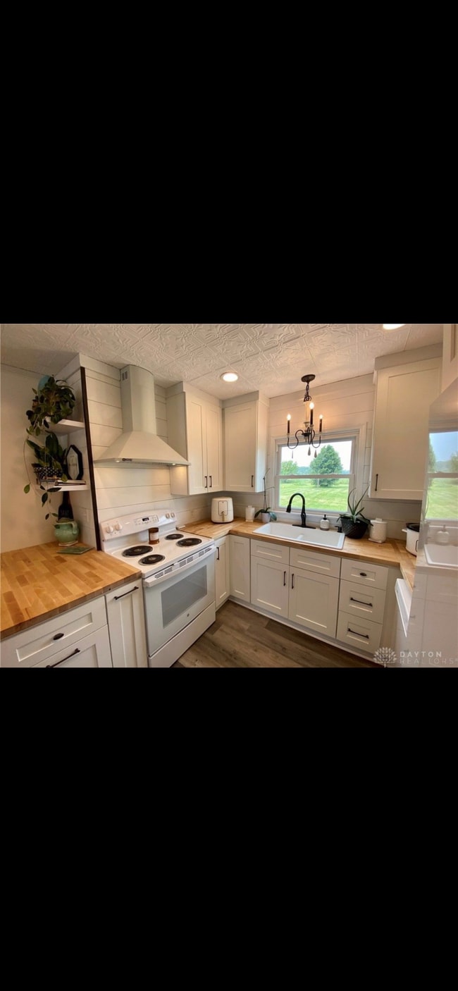Building Photo - 9409 OH-571