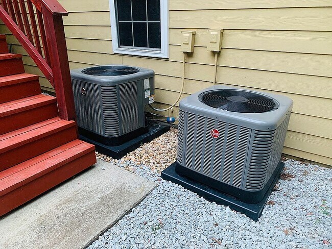 Building Photo - 510 Tribble Creek Dr