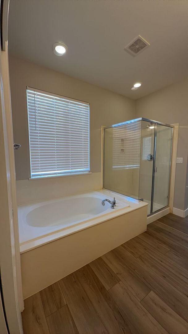 Building Photo - 2390 River Rock Dr