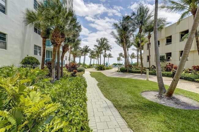 Building Photo - 3801 S Ocean Dr