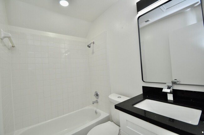 Building Photo - 16402 Gold Ridge Ln