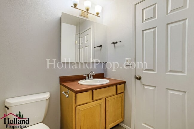 Building Photo - 6860 SW 188th Ave