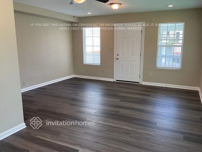 Building Photo - 3620 Castlegate Dr