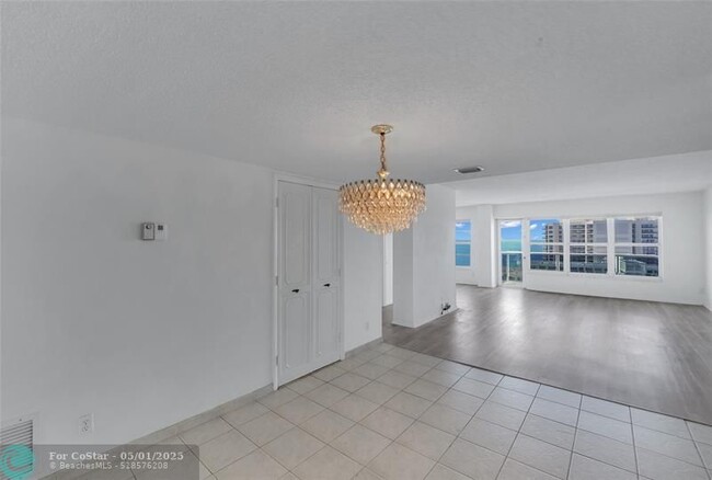 Building Photo - 3500 Galt Ocean Dr