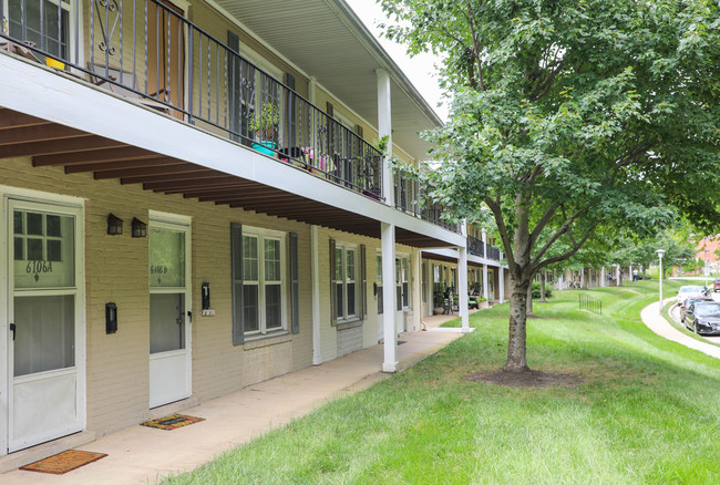 Apartment Entrances - Lake Falls Apartments