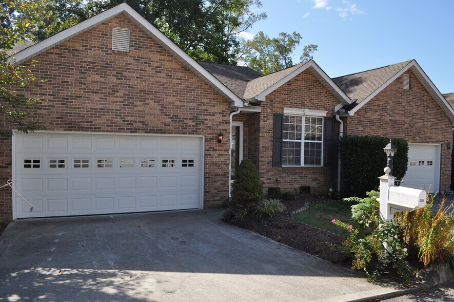 Building Photo - 3246 Mountain Spring Way