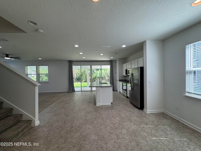 Building Photo - 3078 Alpin Dr