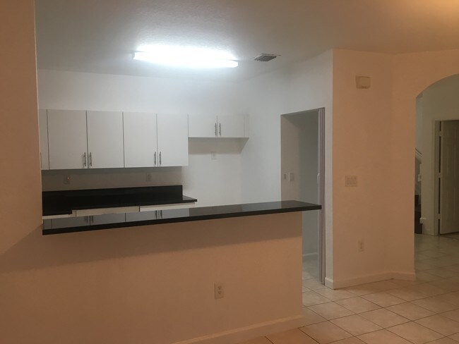 Building Photo - 1398 NE 33rd Ave