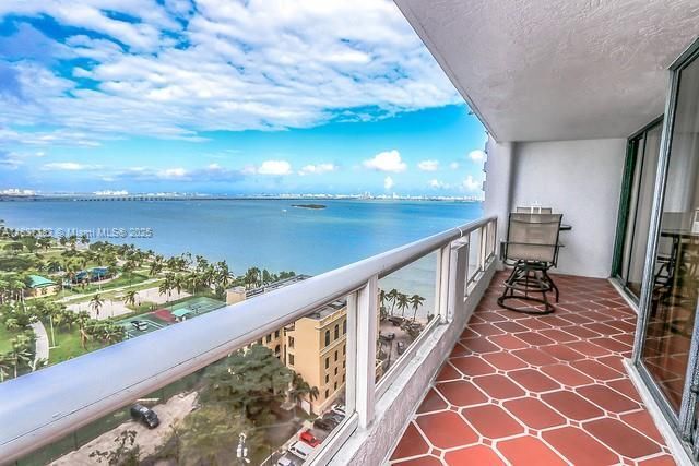 Building Photo - 1717 N Bayshore Dr