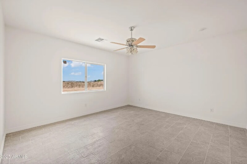 Building Photo - 38167 W San Juan Ave