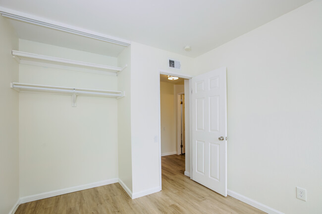 Building Photo - 4454 Anne Sladon St