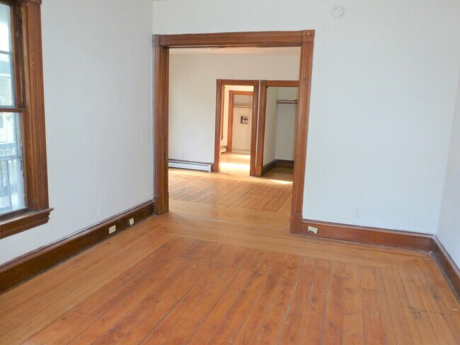 Building Photo - 12 Hickok Pl