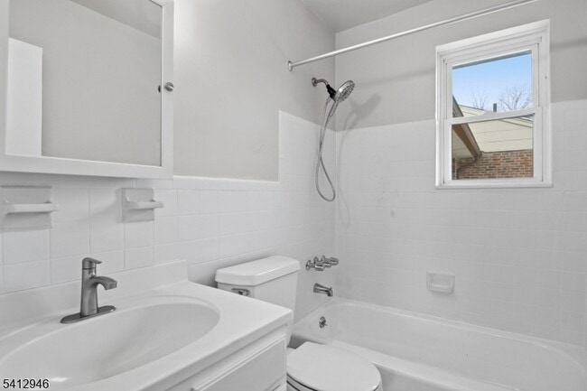 Building Photo - 741 Bloomfield Ave