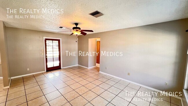 Building Photo - 1630 Fentress Ave