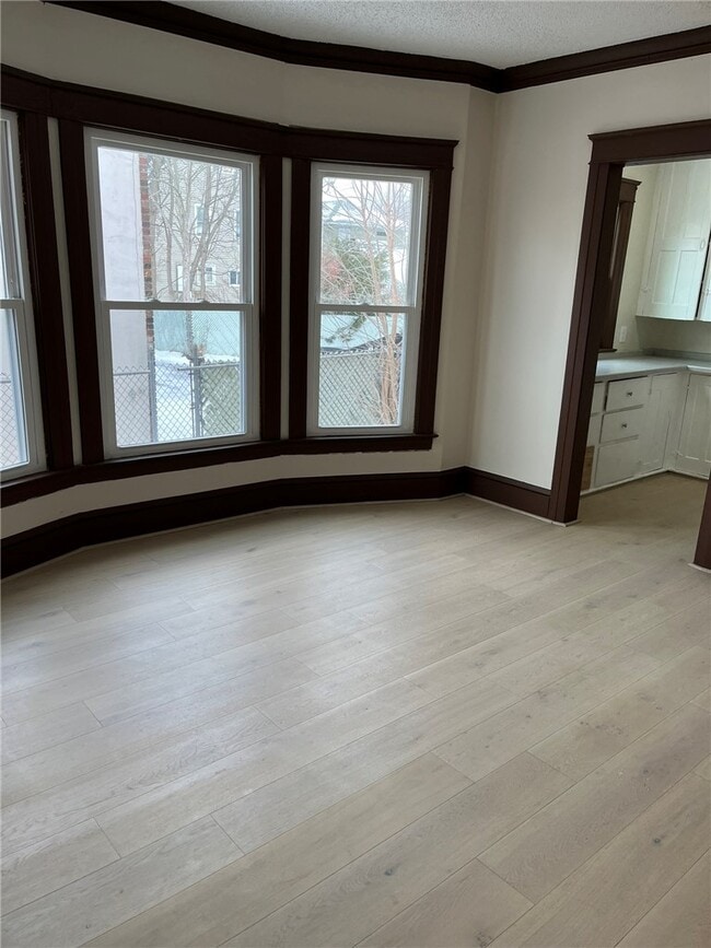 Building Photo - 414 Walnut St