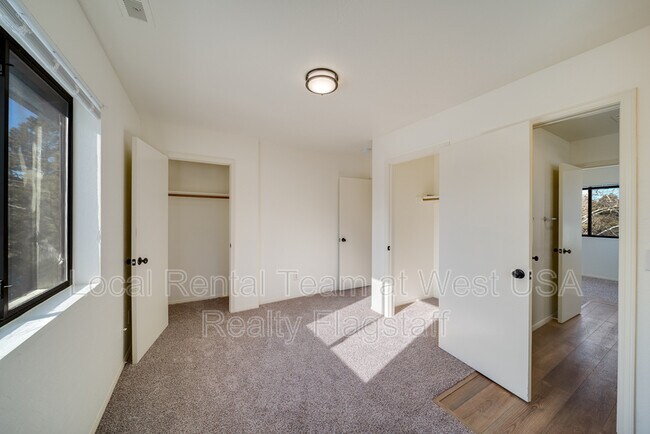 Building Photo - 55 S Pinegrove Rd