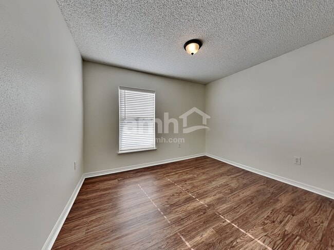 Building Photo - 7147 High Bluff Rd