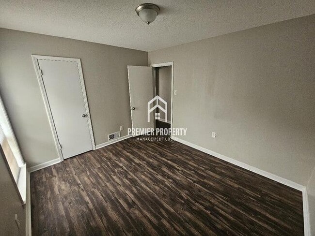 Building Photo - 5395 Fontana Ave
