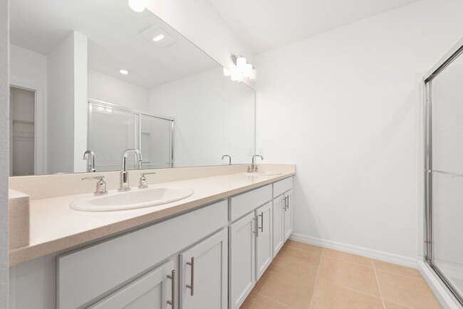 Building Photo - 4 Bedroom/2 Bath Home with WaterView in St...