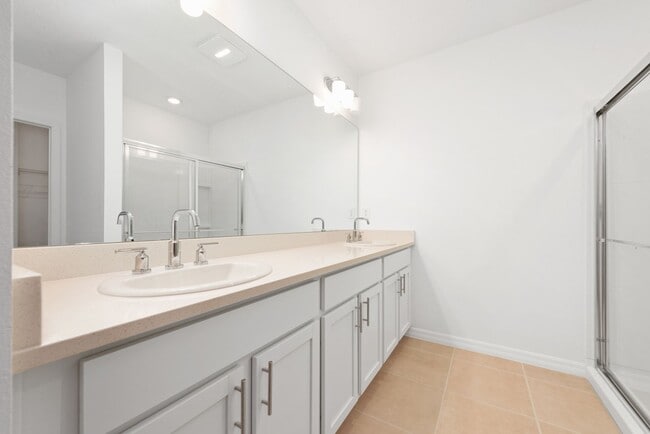 Building Photo - Like New! Spacious 4-Bedroom Home in Stepp...