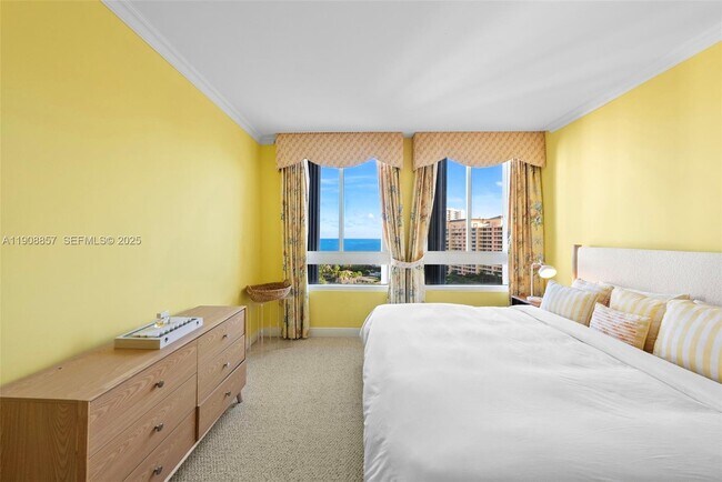 Building Photo - 781 Crandon Blvd